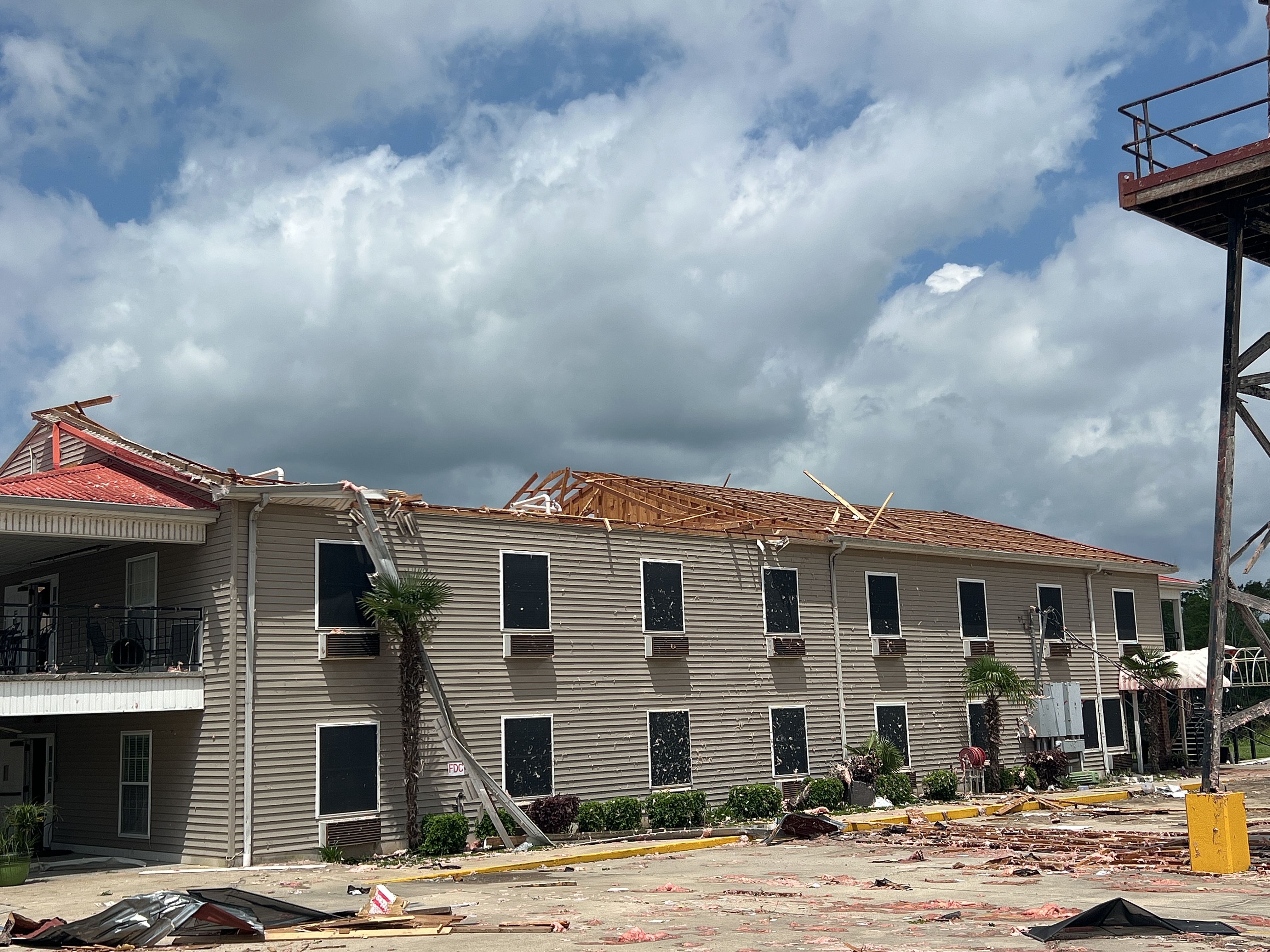 EF2 damage to a hotel in Henderson, Louisiana