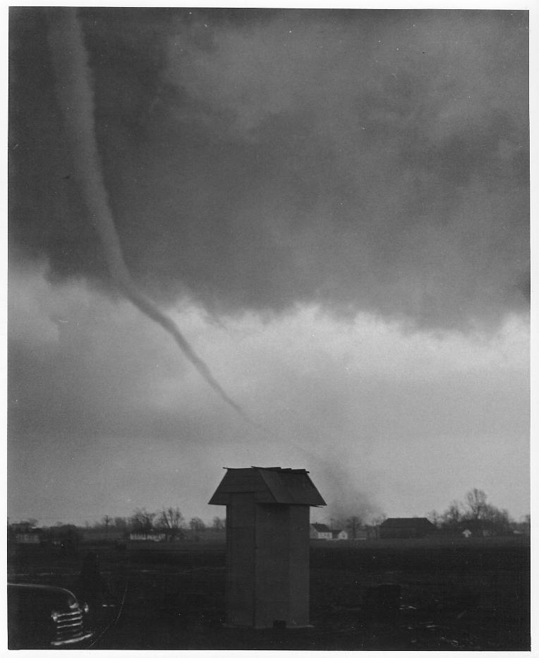 The F5 tornado shortly after formation.