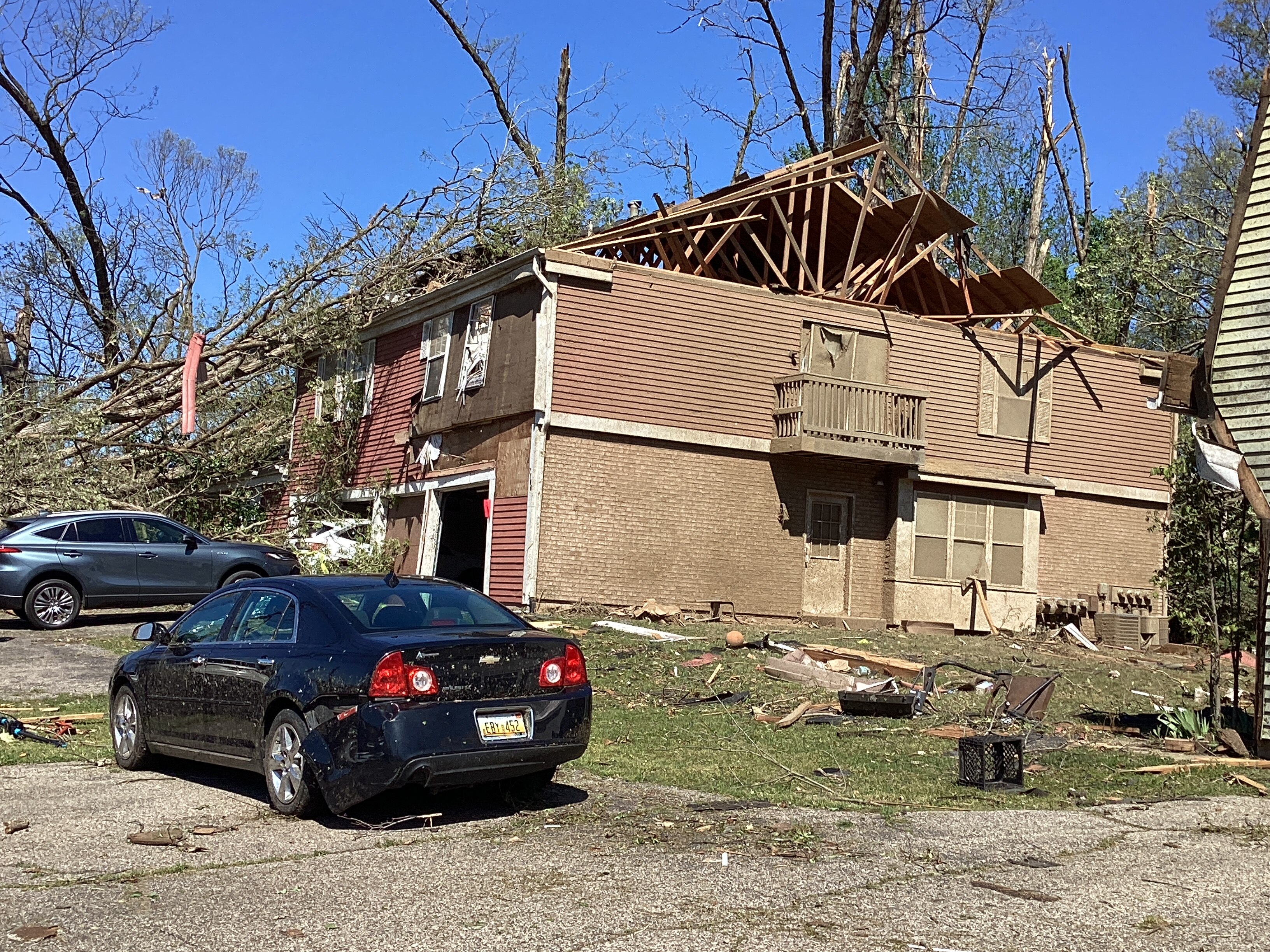 High-end EF2 damage at an apartment complex in Portage, Michigan.