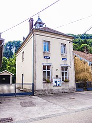 The town hall in Guillon-les-Bains