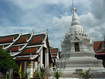 Wat Phra Borommathat Worawihan, Chai Nat province