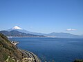 静岡市薩埵峠から望む富士山と駿河湾