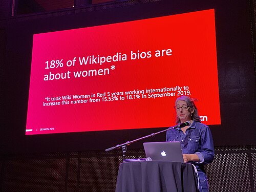 Effie talking about Wikipedia and Smithsonian work at the Museum Computer Network conference, 2019