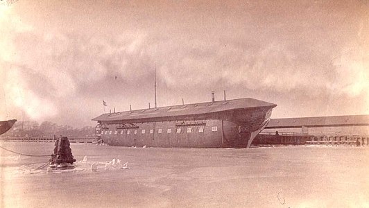Dronning Marie as accommodation ship.
