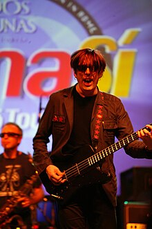 Butler performing live with the Psychedelic Furs in 2006