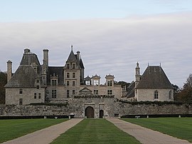 General view of the Château de Kerjean, in Saint-Vougay