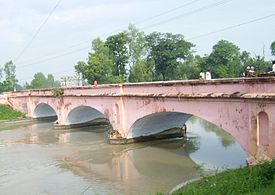 The East India Company-era (1854) Ganeshpur bridge over the Ganges Canal in Roorkee, 2008