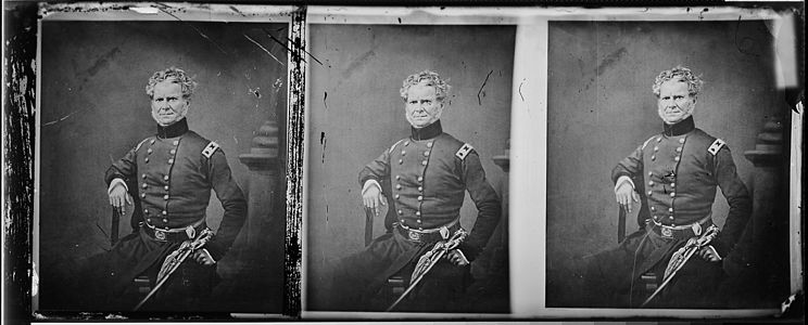 General William J. Worth; a related picture also by Brady can be found on the George Eastman House Collection website.[30]
