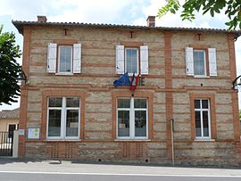 The town hall in Saussens