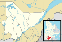 Neuville is located in Central Quebec