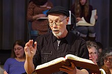 Sutherland leading Sacred Harp singing in 2017