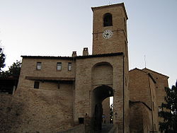 Porta del Cassero ("Castle's Gate").