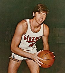 Geoff Petrie in a white Portland Trail Blazers uniform in 1971