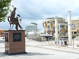 Statue of Ivor Novello