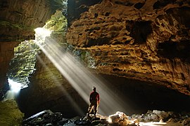 "Caverna Luminosa" cave
