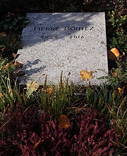 tombstone bearing Boulez's name and dates