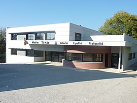 The modern town hall in Pont-de-Buis-lès-Quimerch