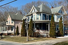 Queen Anne and Colonial Revival houses on County Route 627