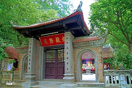 Tam quan of Thượng Temple