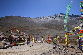 Kunzum La, Elev. 4,551 metres (14,931 ft).