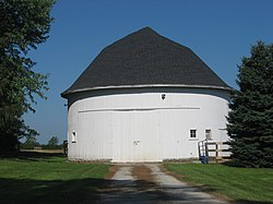 Don Smiley Round Barn, west of Rochester