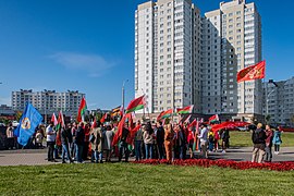 Pro-Lukashenko rally. Note the orange-black pro-Putin NOD flag. Minsk, 20 September