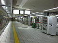 Nagahori Tsurumi-ryokuchi Line mezzanine