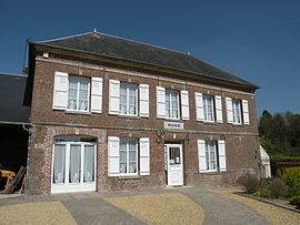 The town hall in Berneuil-en-Bray