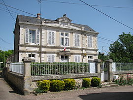 The town hall in Monceaux-le-Comte
