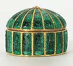 Emerald-set box from Heaven on Earth