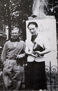 Jean-Paul Sartre and Simone de Beauvoir at the Balzac monument