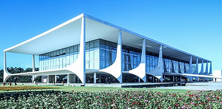 Palácio do Planalto by architect Oscar Niemeyer (1958-1960)