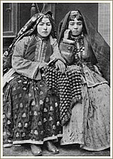 Baku Azerbaijanis in neat costumes. Photographer Luarsabov. 1881.