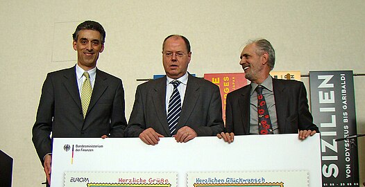 Frank Appel, Peer Steinbrück and James Rizzi at the Bundeskunsthalle in Bonn.
