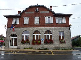 The town hall in Givry