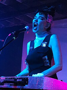 Kristeen_Young_at_the_Coffin_Club%2C_Portland%2C_OR..jpg