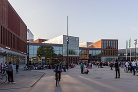 Korkeakouluaukio plaza and the recently opened Väre building in Aalto University's Otaniemi Campus.