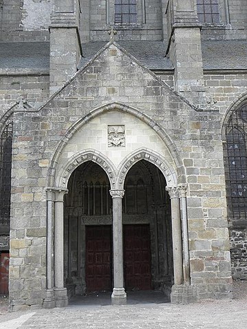 The cathedral's "petit porche".