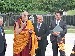 Ryuko Hira with the Dalai Lama during his visit to Okinawa Prefecture in November 2009.