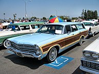 1967 Ford LTD Country Squire 390