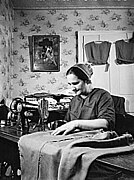 Pennsylvania Dutch Mennonite woman in 1942