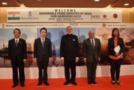 Ryuko Hira with Prime Minister of India - Narendra Modi at the JNTO Robot Pavilion in the Imperial Hotel during his State visit in October 2018