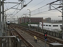 Line 5 trains changing derections