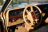 1982 Ford Country Squire dashboard