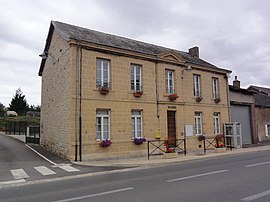 The town hall in Cliron