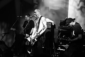 Mondo Generator performing live in 2006