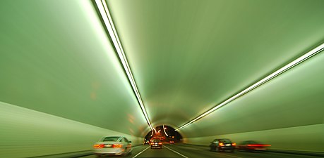 Westbound traffic in tunnel (2006)