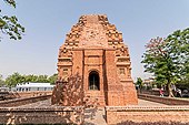 Bitargaon temple from the Gupta period provide one of the earliest examples of pointed arches anywhere in the world
