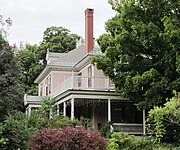 The William A. Hall House was built in 1890–92 in the Colonial Revival stye. It is now the Readmore Inn. (2013)