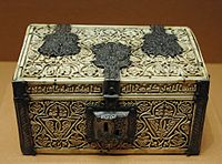 Casket, ivory and silver, Caliphate of Córdoba, 966